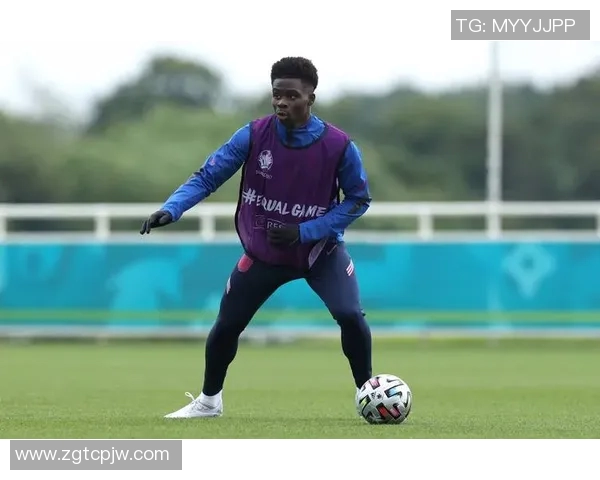 卡美歌意大利足球明星的辉煌历程与传奇瞬间回顾 卡美歌意大利足球明星的辉煌历程与传奇瞬间回顾